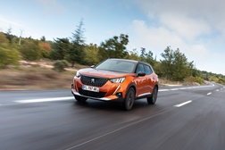 SUV Peugeot 2008 disponível - Com quatro níveis de equipamento