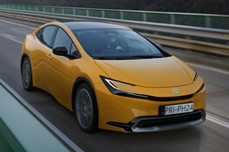 Toyota Prius plug-in disponível para reserva online - A quinta geração do Prius está prestes a chegar a Portugal