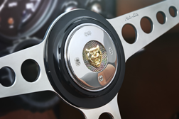Jaguar Classic E-Type Comemorativo - Uma fusão de máquina e joalharia