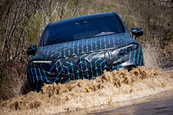 O novo SUV EQS - Revelação oficial em Abril