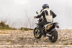 Teste Husqvarna 701 Supermoto - Liberdade Absoluta