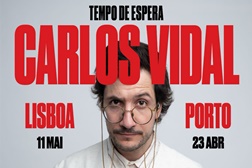 Carlos Vidal transforma a espera em matéria-prima para o seu novo solo de comédia