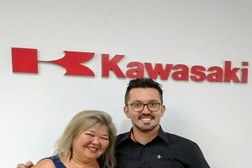 Sonia Harue dá boas-vindas Márcio Insaurrade.  VGCOM - KMB 