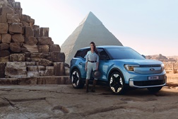 Ford e Lexie Alford reúnem-se numa volta do mundo no novo Explorer - Numa viagem 100 por cento elétrica