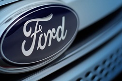 Ford compromete-se a ajudar a comercializar tecnologias neutras em carbono - A empresa automóvel integrou a Aliança “First Movers Coalition
