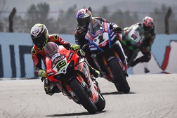 SBK, 2022, Portimão - Bautista bate Razgatlioğlu - Luta a 3 na 2ª corrida