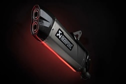 Ducati alarga a oferta de sistemas de escape Slip-On Line e Slip-On com a colaboração da Akrapovič 