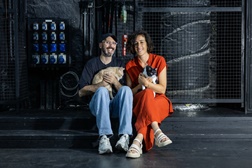 Estreia Falsas Histórias Verdadeiras: Uma Pina Colagem no TNSJ - A partir da obra de Manuel António Pina, Direção Victor Hugo Pontes e Música A Garota Não