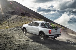 Ford Pro estreia a Ranger PHEV - Com o objetivo de revolucionar a experiência das pick-ups na Europa