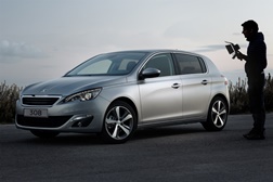 Composição fotográfica de André Boto conclui Projecto MONTRA by Peugeot City