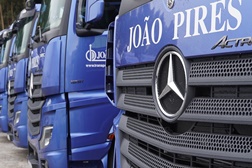 C. Santos fornece 50 Mercedes-Benz Actros à João Pires Transportes - Renovação da frota com menos consumo e emissões