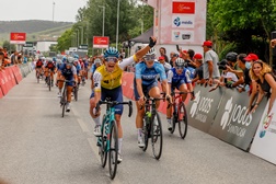 Nathalie Eklund soma e segue na Volta a Portugal Feminina Cofidis