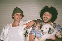 Justin Bieber e benny blanco estreiam novo single “Lonely”