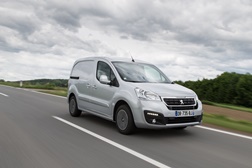 CTT renova frota com 604 Comerciais Ligeiros PEUGEOT  