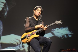 Stanley Jordan anuncia dois concertos em Portugal