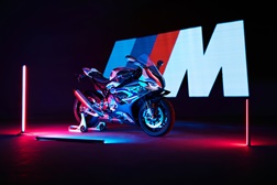 BMW M1000RR – Desenhada para dominar na pista e na estrada