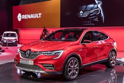 RENAULT ARKANA Revelado - Um crossover ... coupé