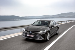 Toyota Camry Hybrid é proposta de topo para o segmento dos executivos - “Pensado para quem está acima. De tudo”