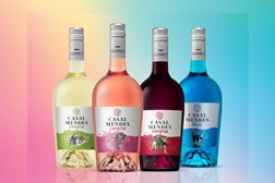 Casal Mendes lança nova Sangria Rosé - E renova rótulos de blue e sangrias