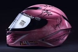 Capacete assinado por lendas do MotoGP arrecada 255.000 Euros para caridade