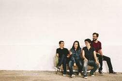 They're Heading West ao vivo na Casa Independente