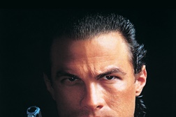 Canal Hollywood dedica mês de julho a Steven Seagal