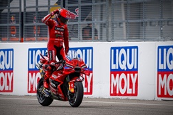 MotoGP 2025 - Sachsenring - Marquez dominador em GP caótico