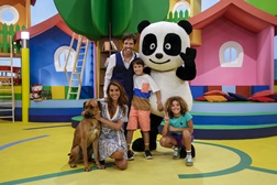 Catarina Furtado apresenta amigo de quatro patas na "Escola do Panda"