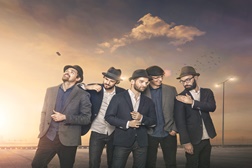 Melech Mechaya estão de regresso com o novo álbum "Aurora"