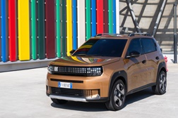 Grande Panda Hybrid para tornar a eletrificação acessível - Com preços abaixo dos 19.000 €, o Grande Panda Hybrid oferece às famílias acesso a uma mobilidade eletrificada a um preço acessível