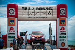 Com chuva, etapa em Natal desafia e diverte competidores do Mitsubishi Motorsports Nordeste - Rali de regularidade faz segunda etapa na capital do Rio Grande do Norte; trilhas foram repletas de areia e de muita água