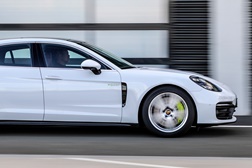 Panamera com novo modelo híbrido  - E as melhores prestações do segmento 