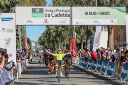 Sergio Serrano é o primeiro camisola amarela da Volta a Portugal de Cadetes
