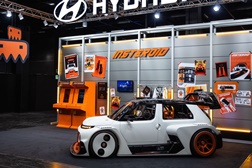 Hyundai leva diversão dos jogos árcade para a gamescon 2025 com o concept car Hyundai INSTEROID