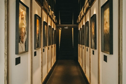 705 Porto Prime Home inaugura espaço para exposição de trabalhos artísticos - Dinamizar um corredor artístico para exposições