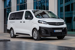 Novo Opel Vivaro Combi: viajar com estilo - Três chassis diferentes e 9 lugares