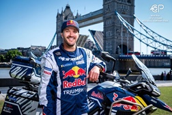 Sam Sunderland quer bater o recorde mundial da volta ao mundo de moto em 19 dias