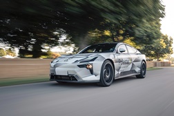 GT elétrico de 4 portas Polestar 5 em Goodwood - Este é o terceiro modelo da marca a ser lançado em 2024