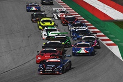 Henrique Chaves mais primeiro no Campeonato - No McLaren 720S GT3 número cinquenta e nove