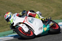 Aegerter foi magistral no molhado