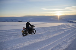 Duas Royal Enfield Himalayan vão tentar chegar ao Polo Sul