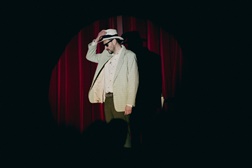 Já Não Há Primaveras... mas a luta continua - Ciclo de café-teatro, numa criação de Ivo Bastos, Ricardo Alves e Rodrigo Santos
