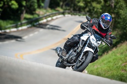 No geral, Fazer 250 ABS 2018 tem comportamento mais esportivo que a geração anterior