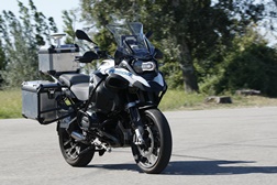 BMW apresenta moto com condução autónoma