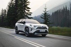 Toyota marca presença no ECAR SHOW  - Salão do Automóvel Híbrido e Elétrico  