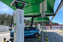 BMW oferece carregamentos ilimitados na rede IONITY durante um ano - Até 30 de junho para os condutores que adquiram um BMW 100% elétrico 