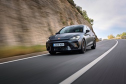 Novo Cupra Leon VZ Extreme 325 chega à estrada com tração dianteira mais potente de sempre - O seu lançamento está previsto para o primeiro trimestre de 2026