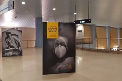 Exposição fotográfica de Alfredo Cunha “A cidade que não existia – Amadora 1970-2020” - Metro de Lisboa - Estação Amadora Este | Linha Azul