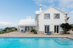 Airbnb sugere casas com piscina para uma escapadinha de verão de última hora