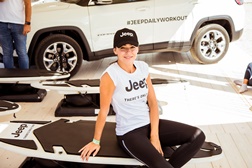 Jeep conquista o público feminino com sessões exclusivas  - Surfset Yoga durante o Wanderlust 108